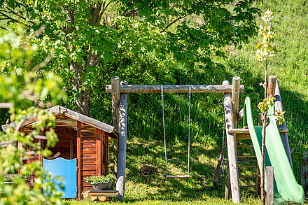 Kleiner Spielplatz am Apartmenthaus Gutwenger